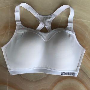 Victoria’s Secret white Incredible Max sports bra